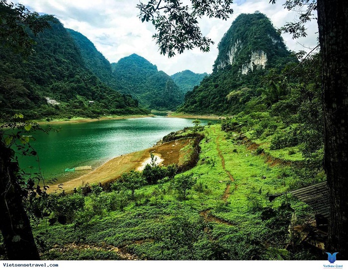 lac Thang Hen paysage